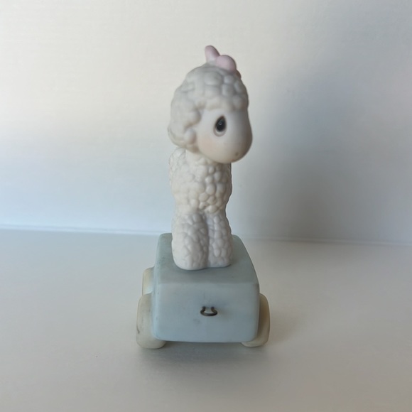 Precious Moments Happy Birthday Little Lamb Age 1 Train Figurine 1985 - Picture 4 of 5